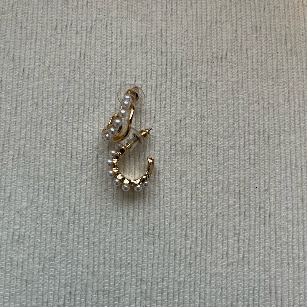 Fashionable Zinc Alloy Faux Pearl Decor Cuff Hoop Earrings